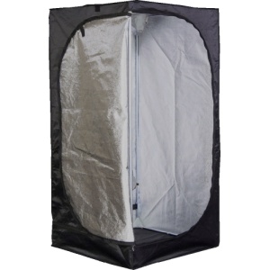 Mammoth Classic+ 80 80x80x180cm kweektent De Mammoth Classic+ 80 80x80x180cm kweektent biedt een veelzijdige oplossing voor zowel beginnende als ervaren kwekers. Met een praktische afmeting van 80 x 80 x 180 cm is deze tent ideaal voor middelgrote kweekprojecten en past hij naadloos in verschillende ruimtes, zonder aan functionaliteit in te boeten.